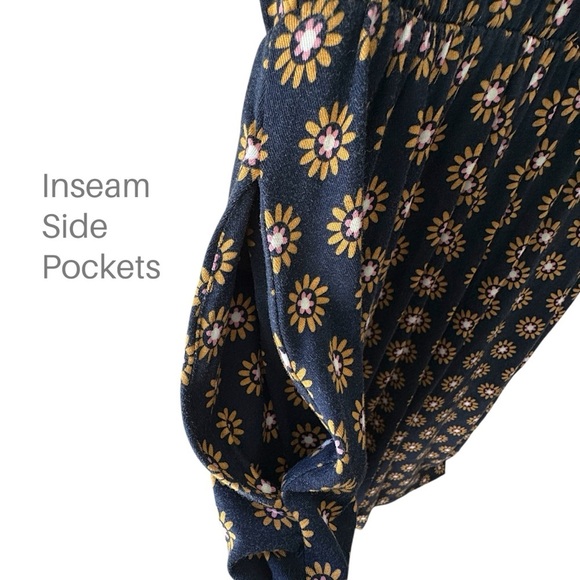 BODEN | FLUTTER SLEEVE FRENCH NAVY DAISY STAMP JERSEY DRESS LIKE NEW | SIZE 2 - Picture 8 of 12